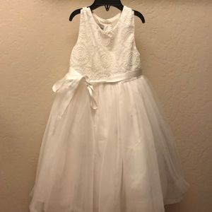 White formal girls dress, size 6